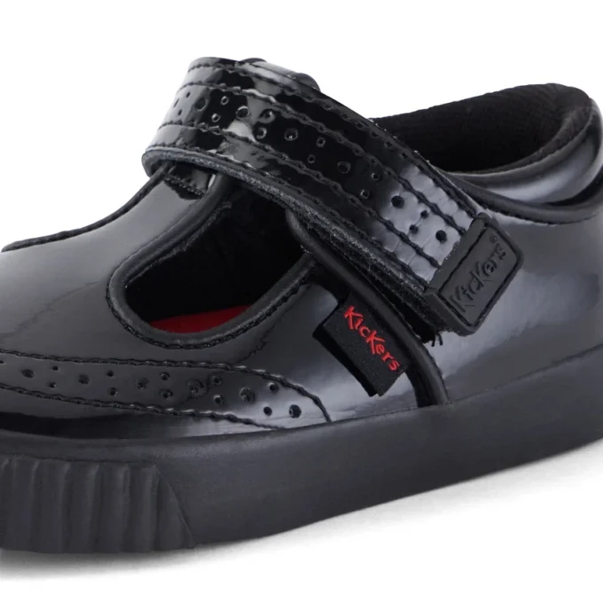 Chaussures Tovni Brogue T-Bar en cuir verni noir pour filles en bas âge Chaussures Tovni Brogue T-Bar en cuir verni noir pour filles en bas âge