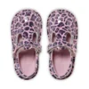 Kick T Bar pour bébés filles en cuir verni léopard rose Kick T Bar pour bébés filles en cuir verni léopard rose