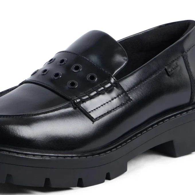 Mocassins Kori pour femme adulte en cuir noir à rivets Mocassins Kori pour femme adulte en cuir noir à rivets